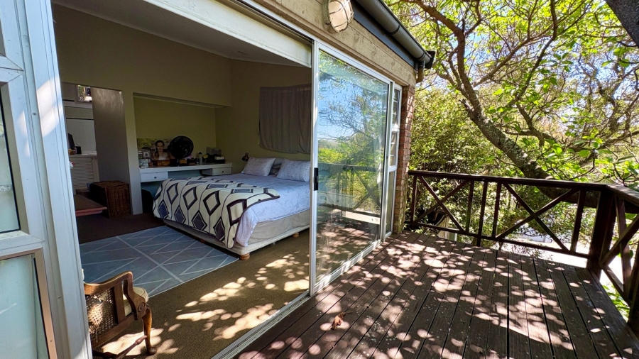 To Let 4 Bedroom Property for Rent in Bonza Bay Eastern Cape